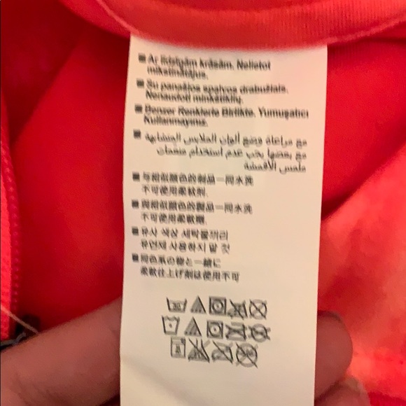 🚫DONATED🚫
 Top - Picture 3 of 7